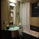 حمام  فندق روز ريحان روتانا - دبي | هوتيلز بوكينج