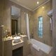 حمام  فندق جراند إستانا راما - كوتا بالي | هوتيلز بوكينج