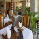 مطعم  فندق سينياس سويت بالي - سمينياك | هوتيلز بوكينج
