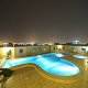مسبح  فندق كورب للأجنحة الفخمة - الدوحة | هوتيلز بوكينج