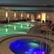 مسبح  فندق كراون بلازا - الدوحة | هوتيلز بوكينج