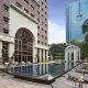 حمام سباحة  فندق أوركارد بارك  سويتس - سنغافورة | هوتيلز بوكينج